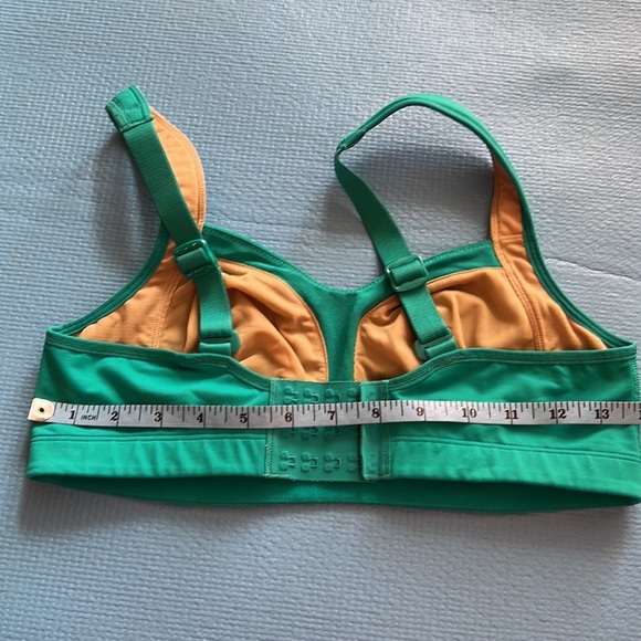 Lululemon Ta Ta Temer Ii, size 04 - Picture 11 of 12